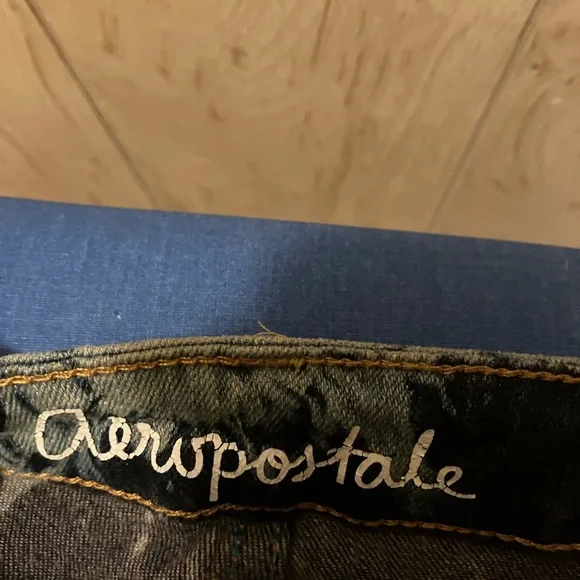 aeropostale Reverse bleach tie dye Bermuda stretch jean shorts size 4 - Picture 2 of 9